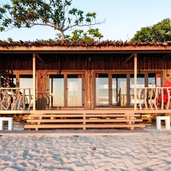 Crusoe Cabins Casobe, hotel in Calatagan
