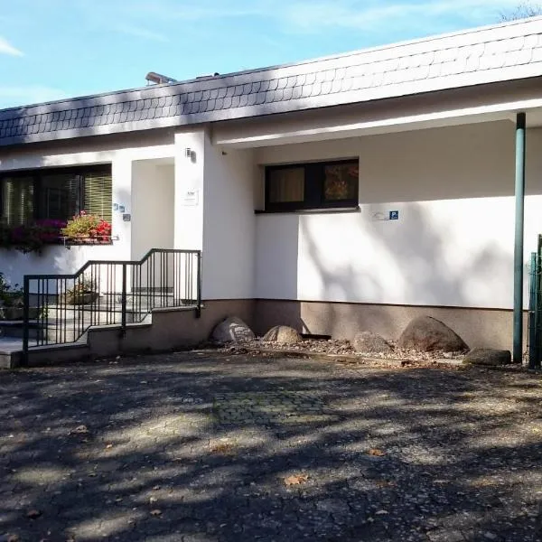 Ferienwohnung an der Almequelle, Hotel in Alme