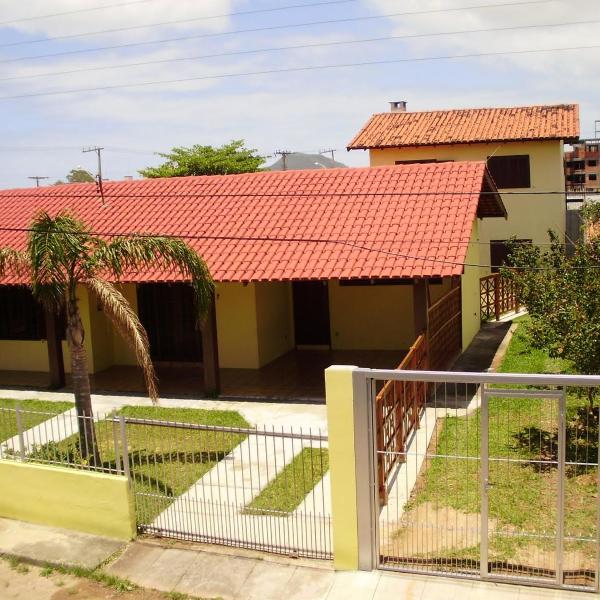 Casa na praia dos Ingleses para até 12 pessoas