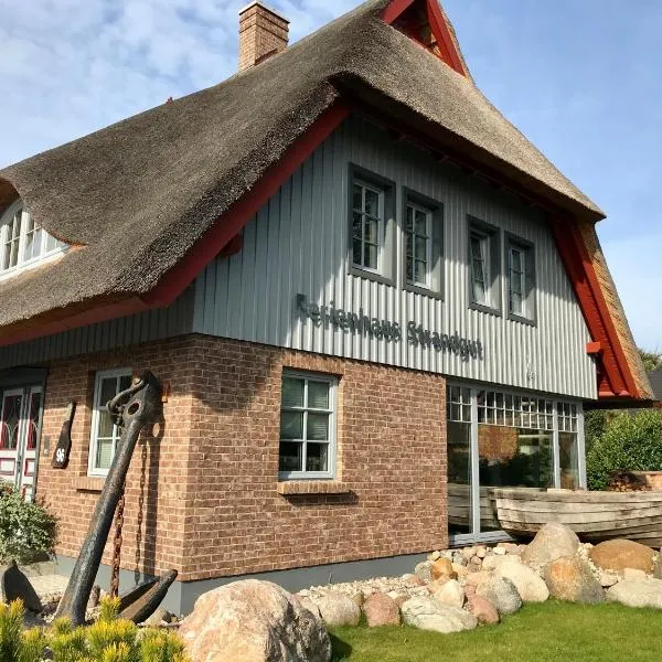 "Kontorhaus" by Ferienhaus Strandgut, hotel en Born