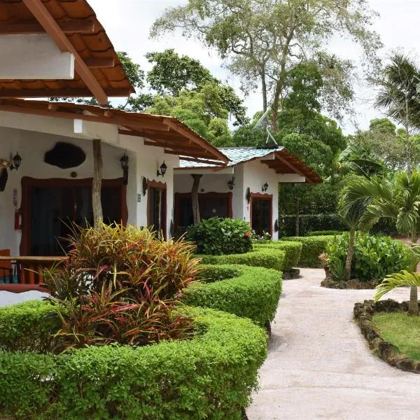 Piedras Blancas Lodge, hotel en Santa Cruz