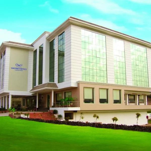Legend Sarovar Portico, hotel v destinaci Baddi