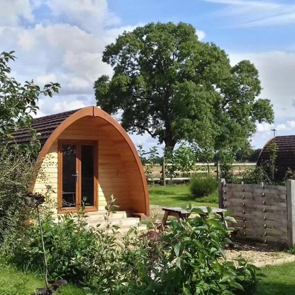 Campion Glamping Pod, hotel in Chedworth