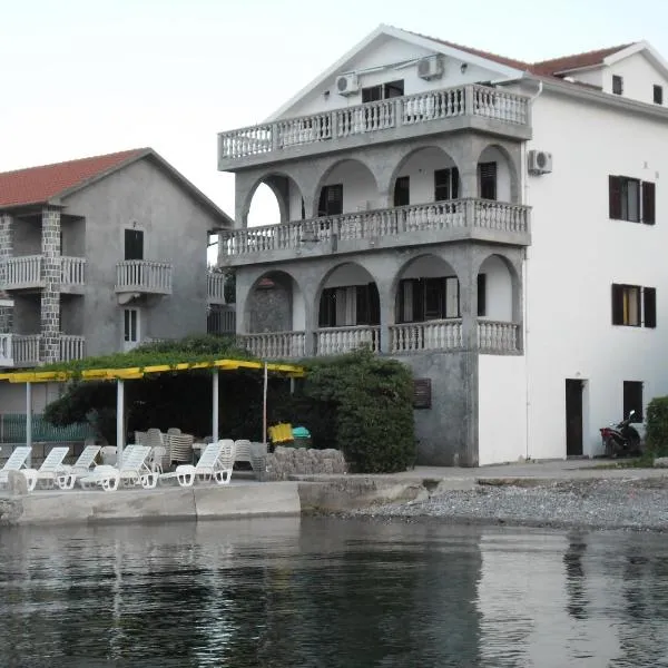 Apartments Petrović, hotel in Tivat