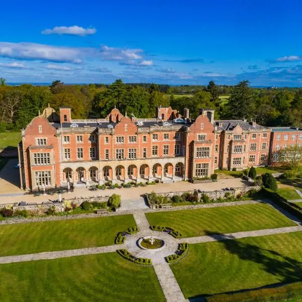 Easthampstead Park, hotel in Finchampstead