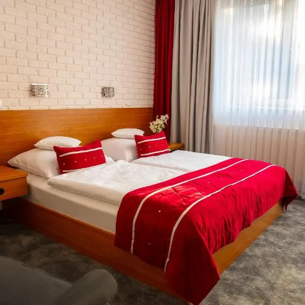 Motel 2000, hotell i Trzebaw