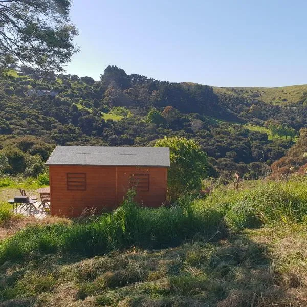 Wild Days Accommodation, hotel in Te Whau Bay