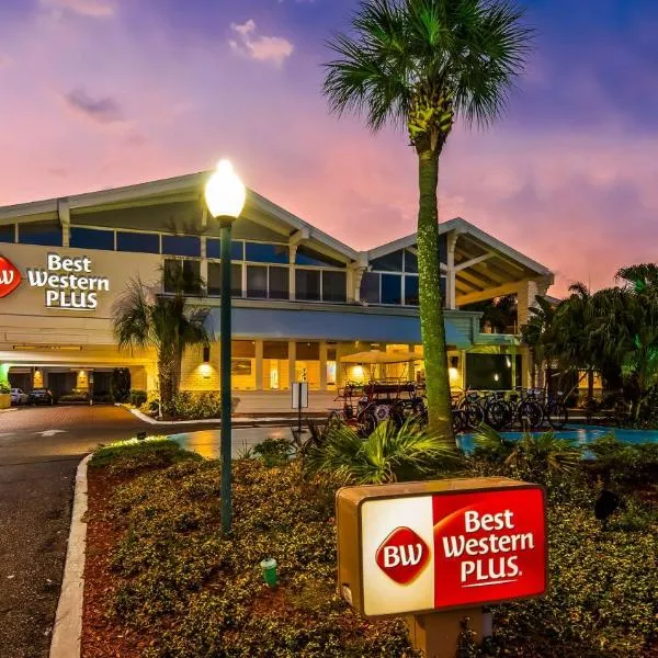 Best Western Plus Yacht Harbor Inn, hotel di Crystal Beach