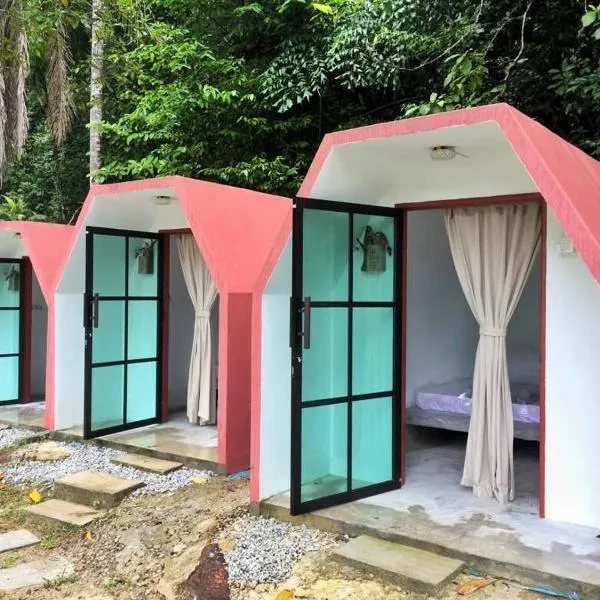 Eco Capsule Resort at Teluk Bahang, Penang, hotell i Kampong Permatang Pasir