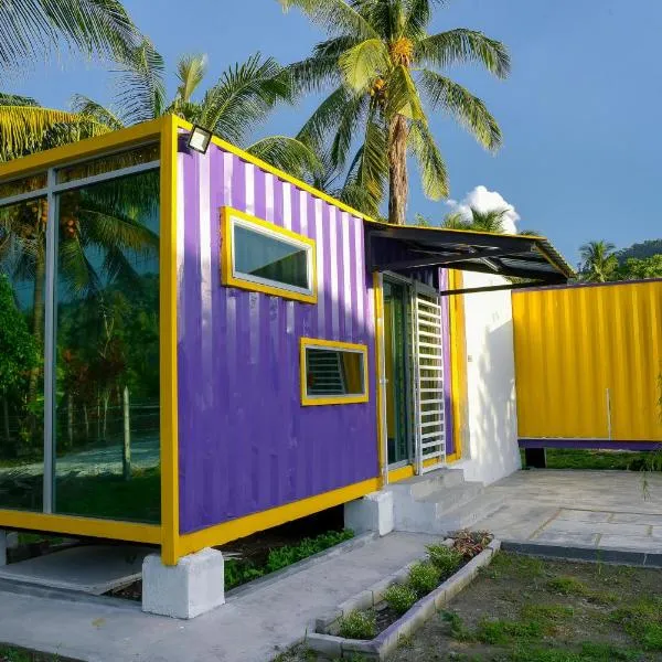 Purple Cube at Lumut Cube Homestay Kontena, hotel v destinaci Lumut
