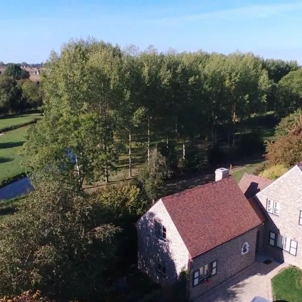 Charmes de Velupont with Wellness, hôtel à Les Waleffes