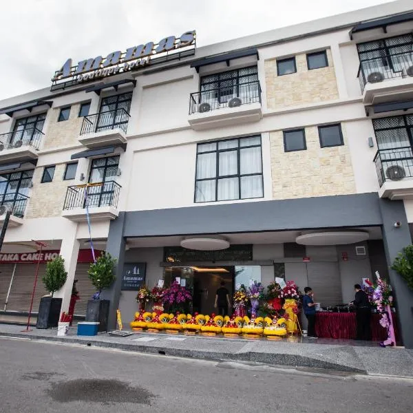 Amamas Boutique Hotel Kuching, hotel en Padawan