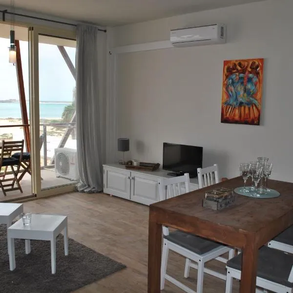 Ca Madeira II - Estoril Beach Apartments: Sal Rei şehrinde bir otel