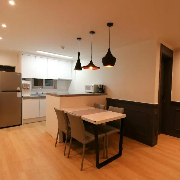 Heima Guesthouse Hongdae, хотел в Сеул