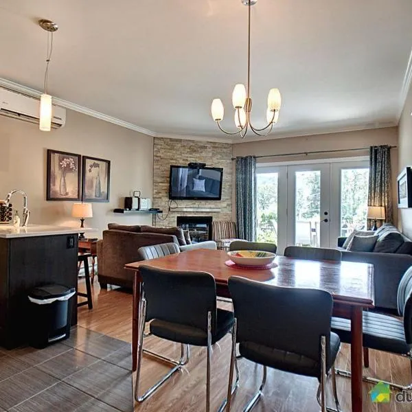 Condo Le Champlain - 105, hotel in Bromont