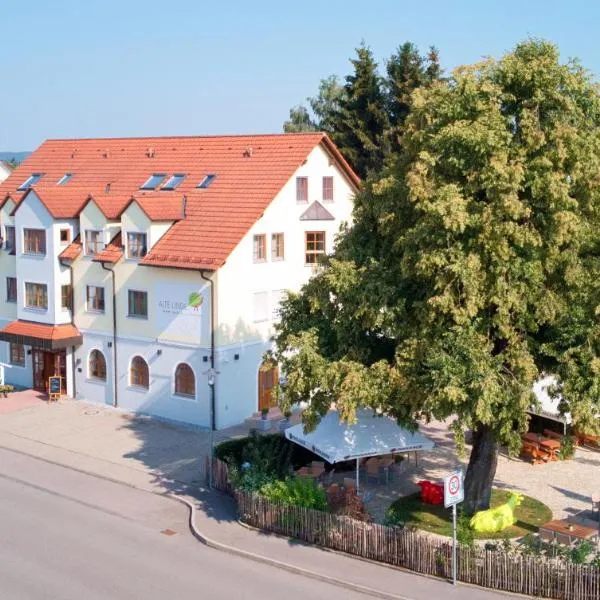 ALTE LINDE Landhotel & Restaurant, хотел в Аален