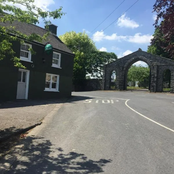 Carey's Bar & Farmhouse Kilkenny Border, hotel a Oldleighlin