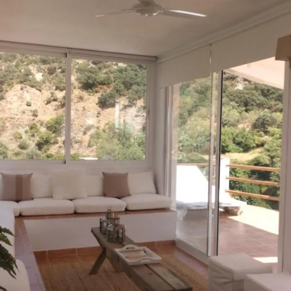 "El Cielo": Salares'te bir otel