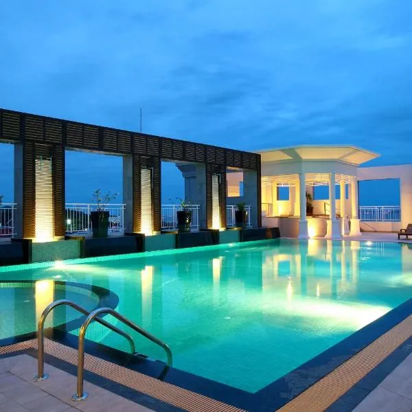 ケープ ラチャ ホテル（Cape Racha Hotel）、シーラーチャーのホテル