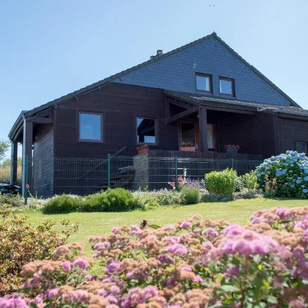 Aux 4 chalets, hotell sihtkohas Bouillon