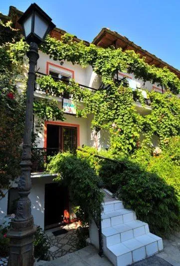 Chrissafis Hotel, hotel v destinaci Panayia