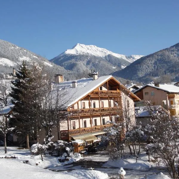 Albergo Bellaria, hotel en Carano