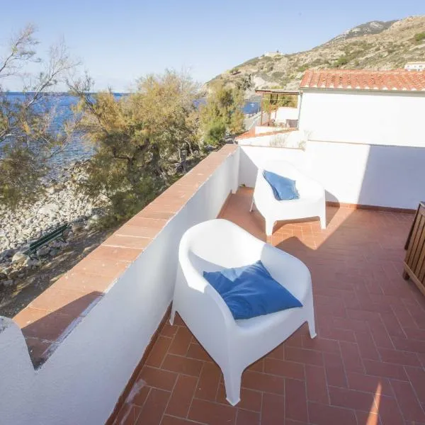 Casa Bianca - Goelba, hotel Pomontéban