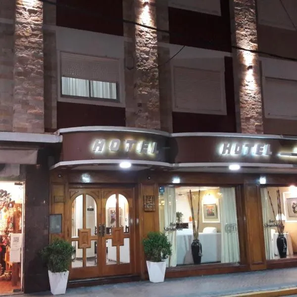 Hotel Stromboli，位于圣贝尔纳多的酒店