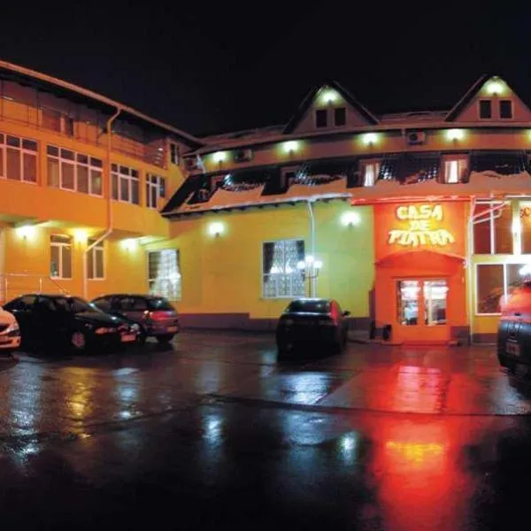 Hotel Casa de Piatra، فندق في Scheia