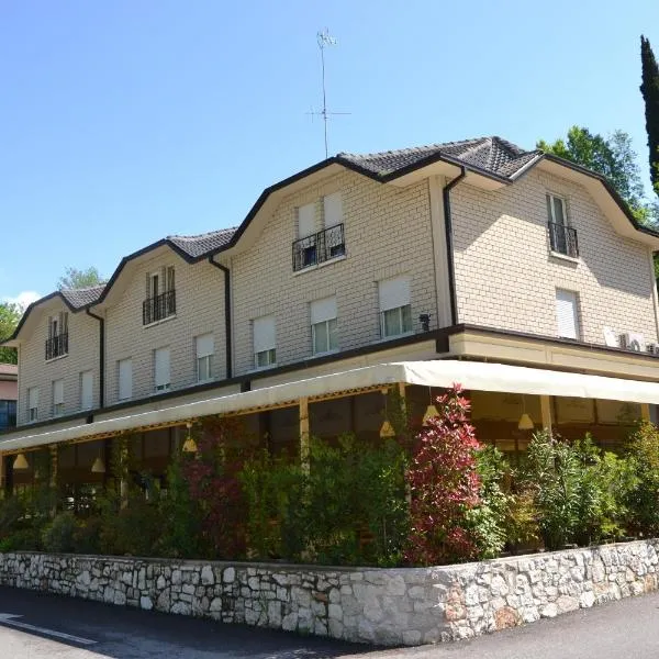 Hotel Edoné, hotel di Vallio Terme