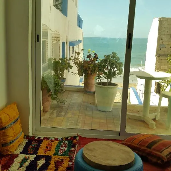 tamazirt surf house, hotel Aghoudban