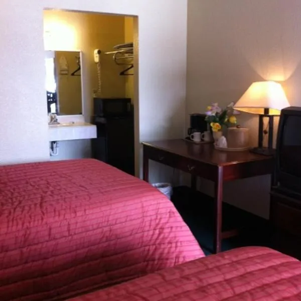 Gold Inn, hotel in Hutchins