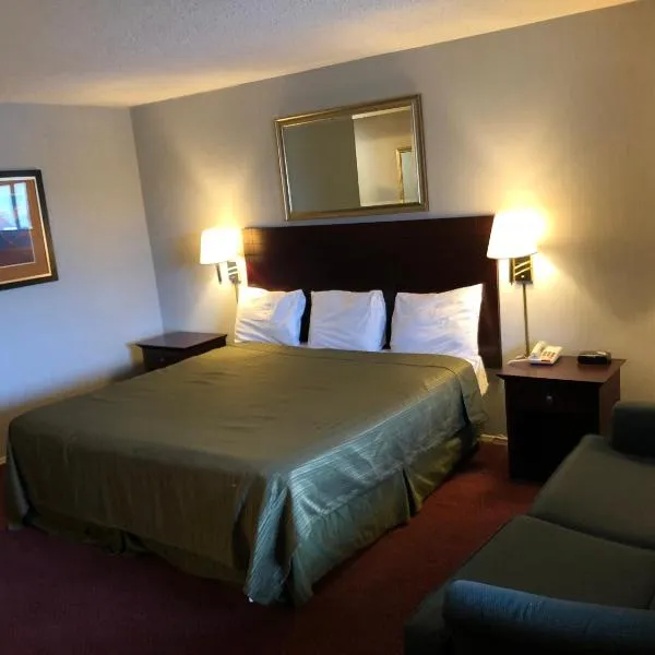 Latham Inn, hotel di Latham