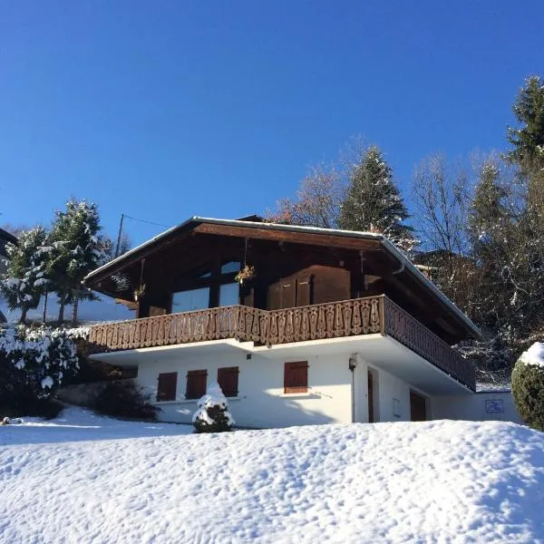 Les Oiseaux Bleus, hotel in Morillon