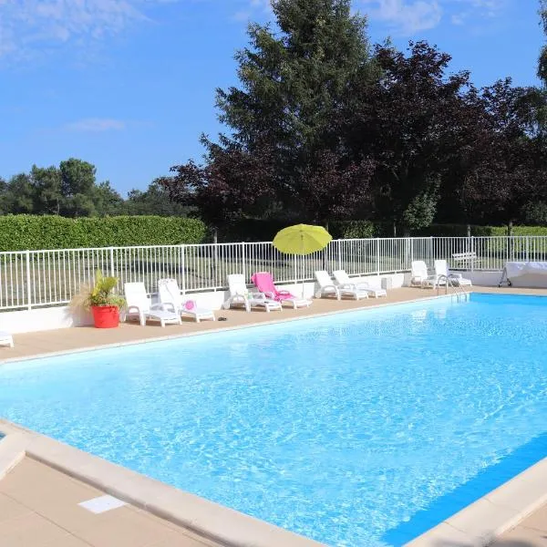 Village Vacances de Chantonnay, hotel in Saint-Hilaire-le-Vouhis