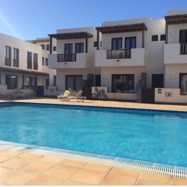 Noray Swan Duplex right at the Pool, hotel a Puerto Calero