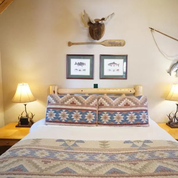 Shaver Lake Village Hotel, hotel di Shaver Lake