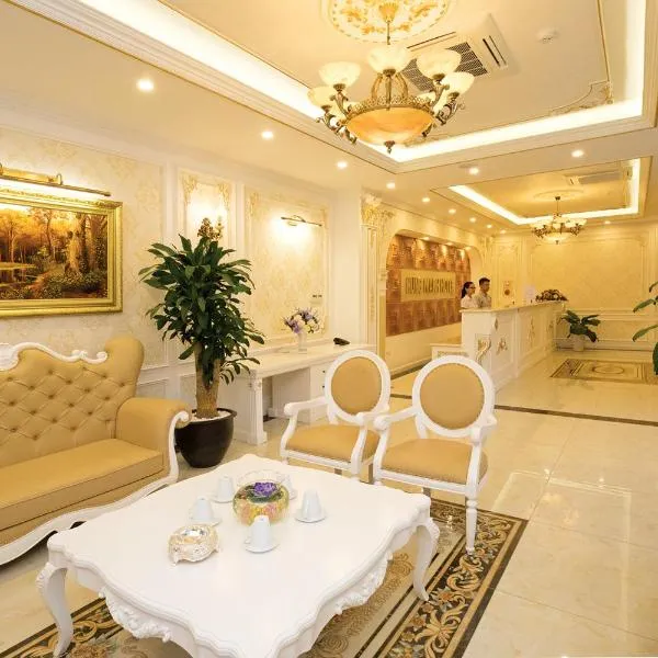 Hùng Mạnh Plaza Hotel, hotel a Hương Tân Lạc