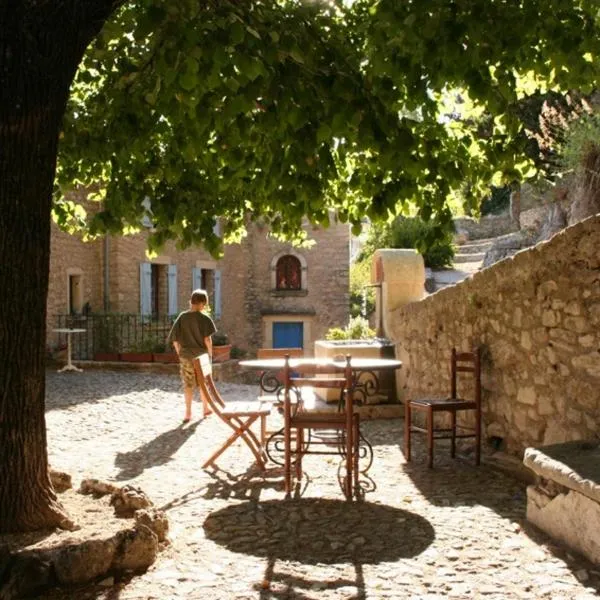 Chambres d'hôtes de l'Abbaye, hotel en Mévouillon