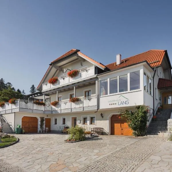 Gästehaus Pension Lang, hotel v destinaci Pfarrkirchen im Mühlkreis