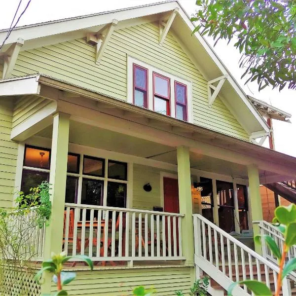 Bluebird Guesthouse, hotel v destinaci Portland