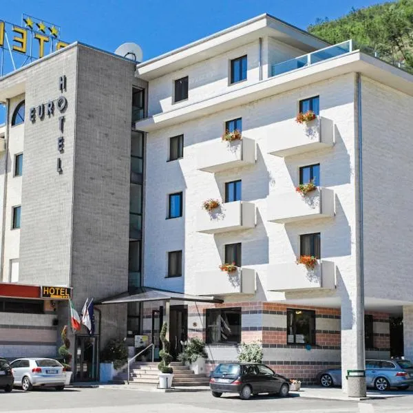 Viesnīca Euro Hotel pilsētā Pjēve Santostefano