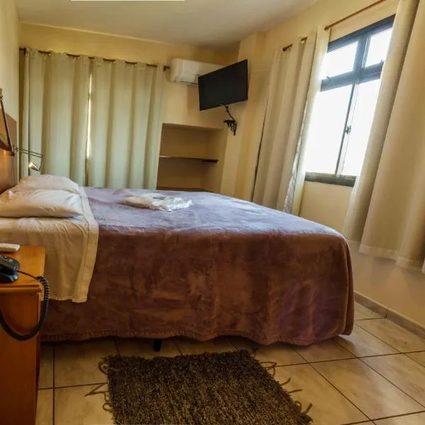 Hotel Vila Rica Flat, hotel u gradu Rezende