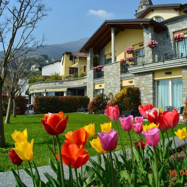 Hotel Lumin, hotel i Cremia