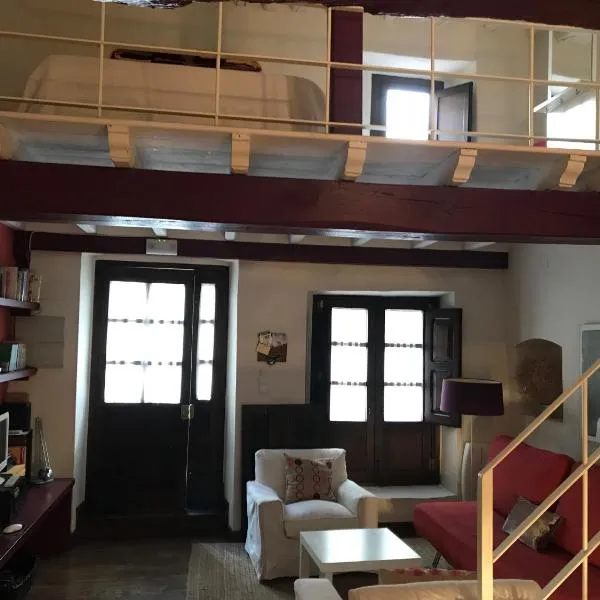 Apartamento loft la casa de las Pajaritas, hotell i Pasarón
