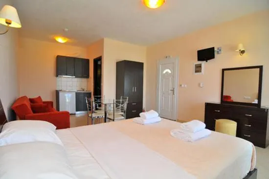 Blue Horizon Studios, hotel Szkála Kaliráhiszban