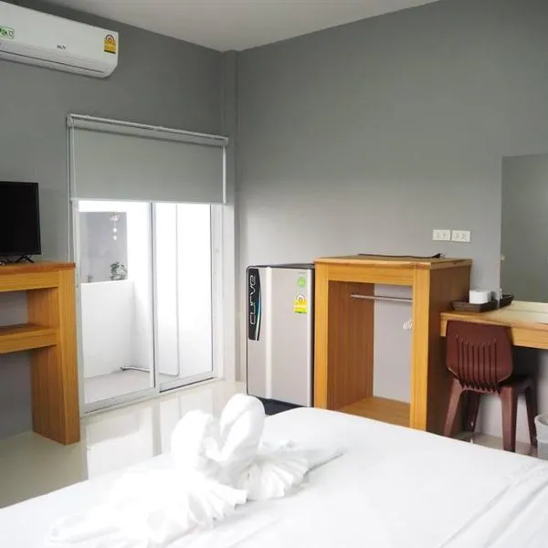 Good Room – hotel w mieście Ban Khum