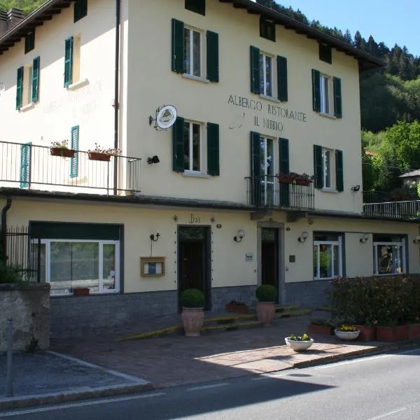 Hotel Il Nibbio, hotel v destinaci Magreglio