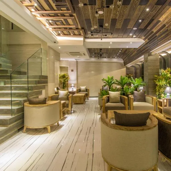 Samann Grand, hotel v Male City