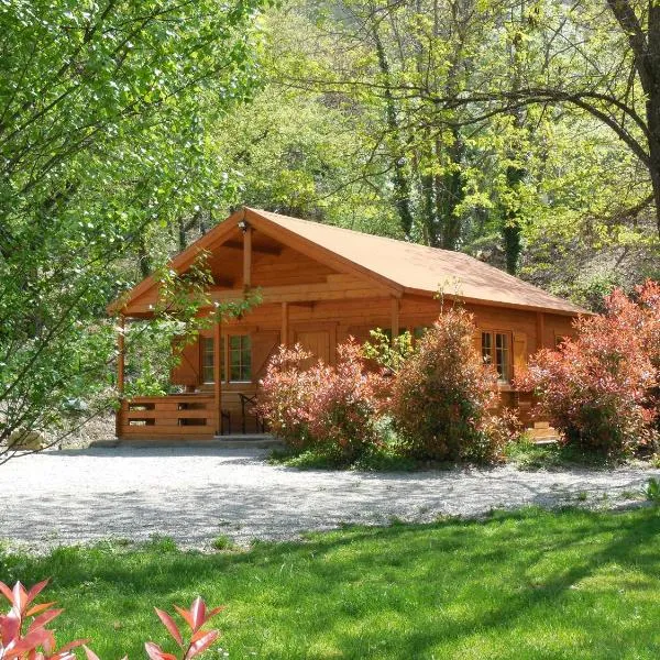 Le chalet bois de Célio, hotel Coux városában